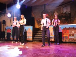 048